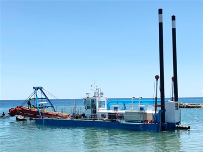 每小時(shí)800立方挖泥船