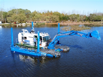 水陸兩棲多功能挖泥船